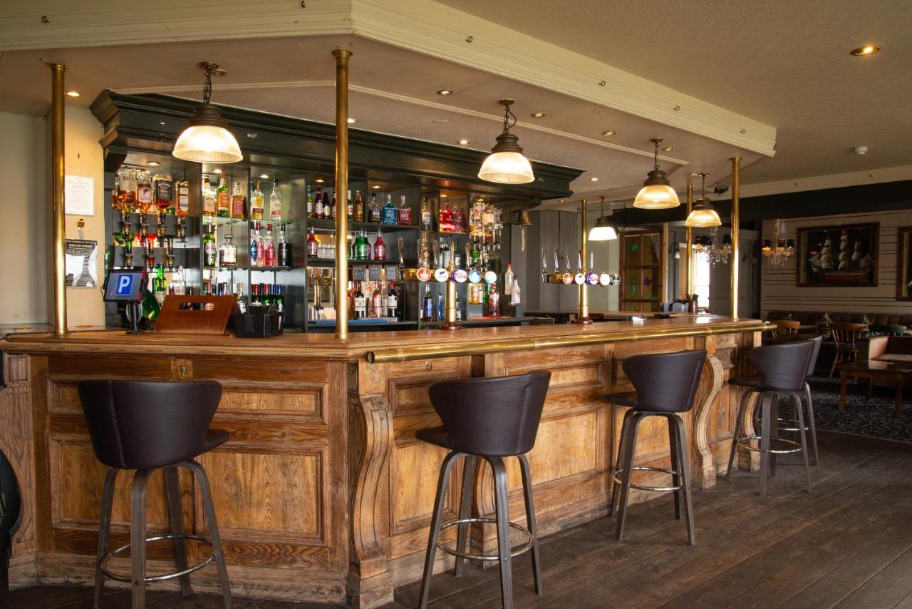 Royal Hotel, Bar & Grill Purfleet Esterno foto