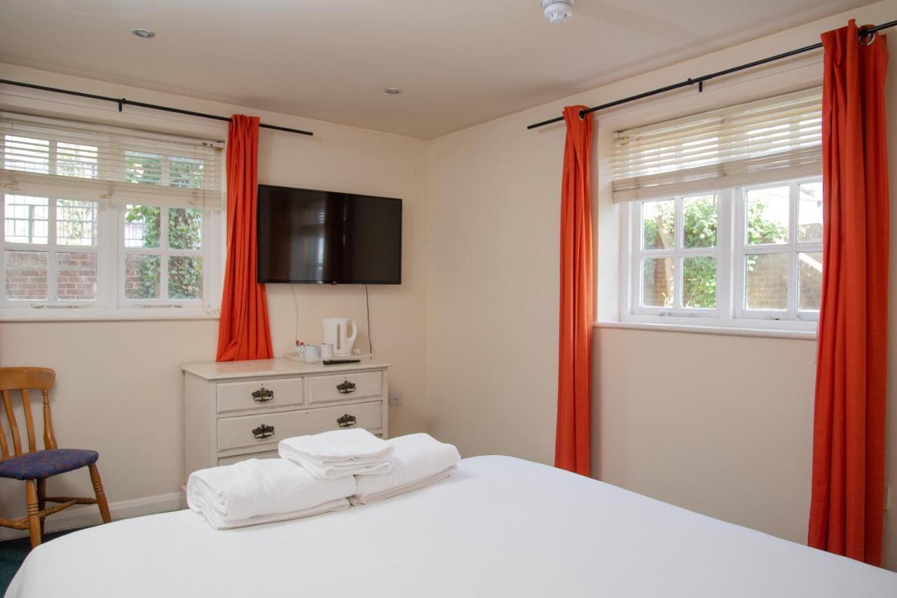 Royal Hotel, Bar & Grill Purfleet Esterno foto