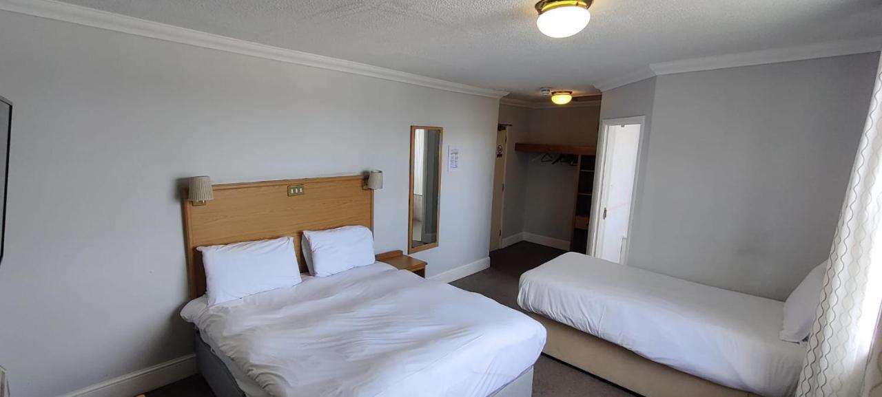 Royal Hotel, Bar & Grill Purfleet Esterno foto