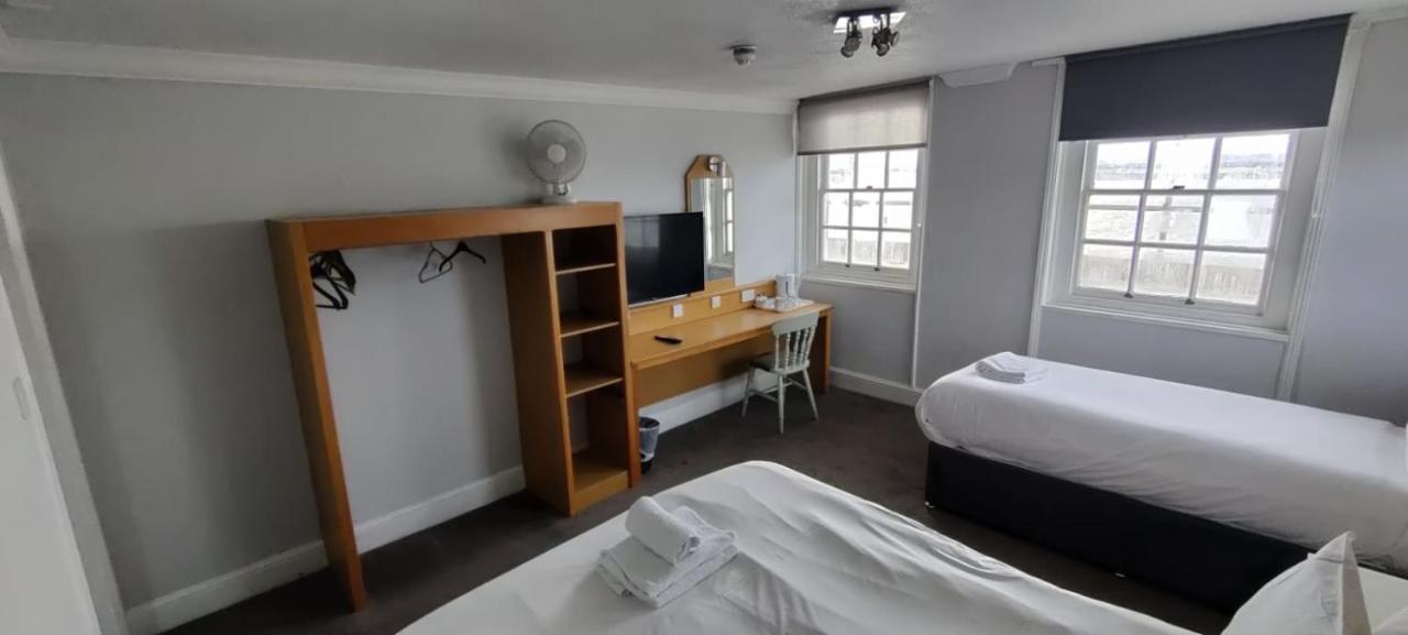 Royal Hotel, Bar & Grill Purfleet Esterno foto