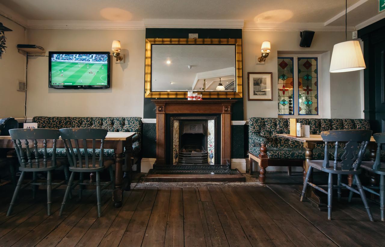 Royal Hotel, Bar & Grill Purfleet Esterno foto