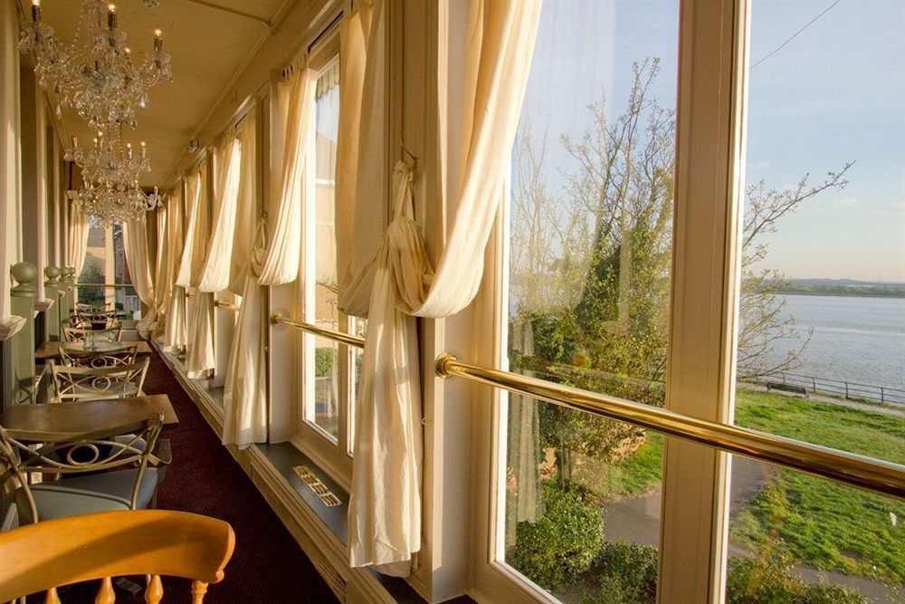 Royal Hotel, Bar & Grill Purfleet Esterno foto